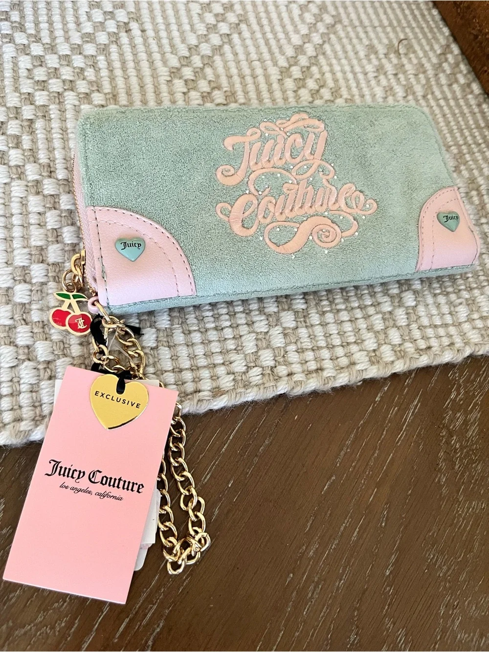 NWT Juicy Couture Sugar Rush Wallet – Frosty Green / Pink Velour